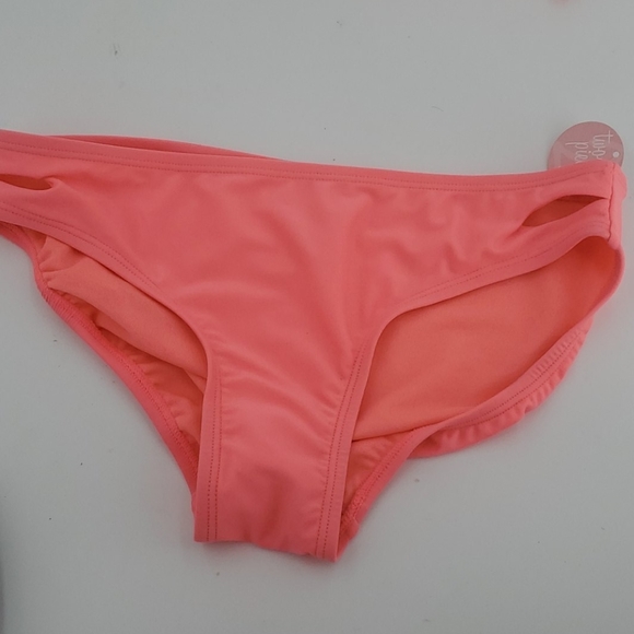 🆕️  Gianni Bini Girls Embroidered Bandeau Bikini - Picture 4 of 8